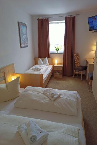 Hotel - Gasthof Erber Sinzing ภายนอก รูปภาพ